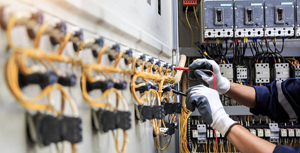Professional Electrician technician working in West Frankfort, IL